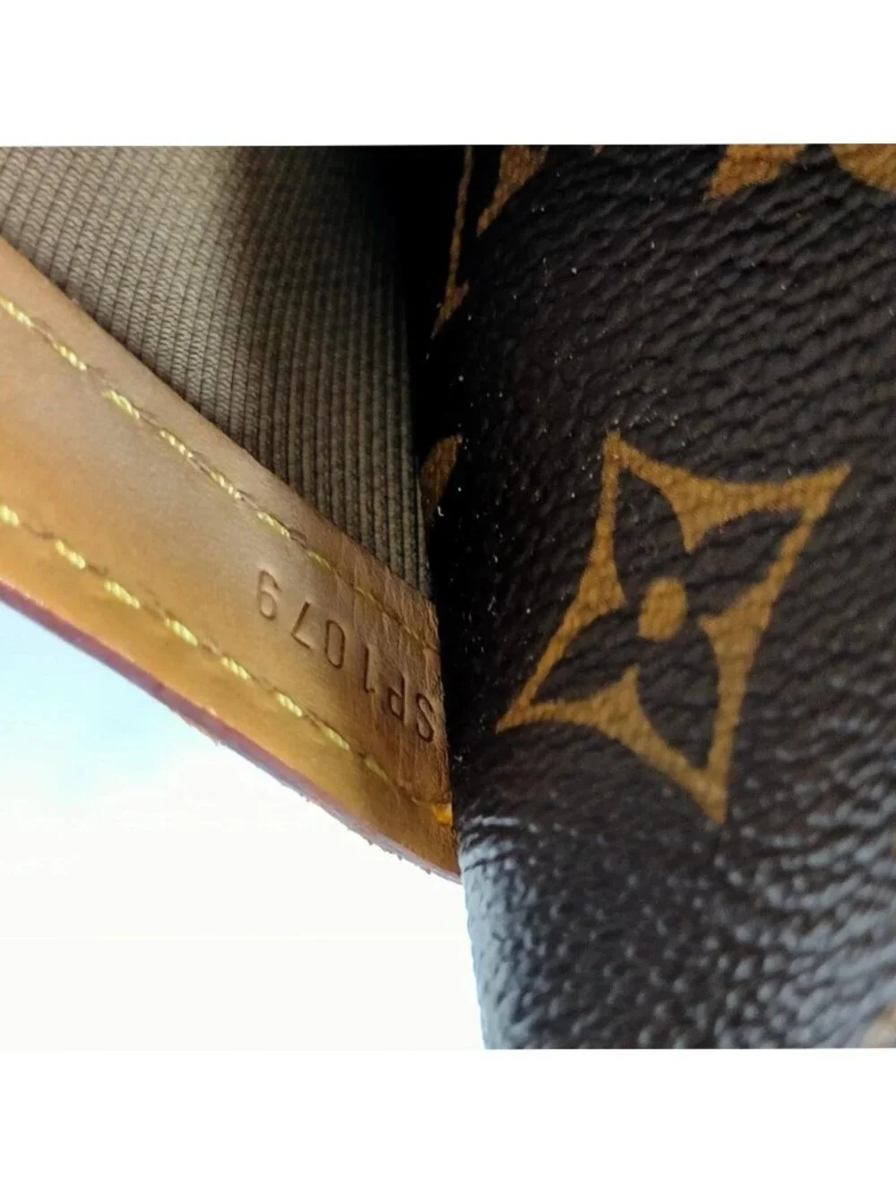 Authentic Louis Vuitton Reporter PM Monogram Canvas Crossbody Messenger Bag